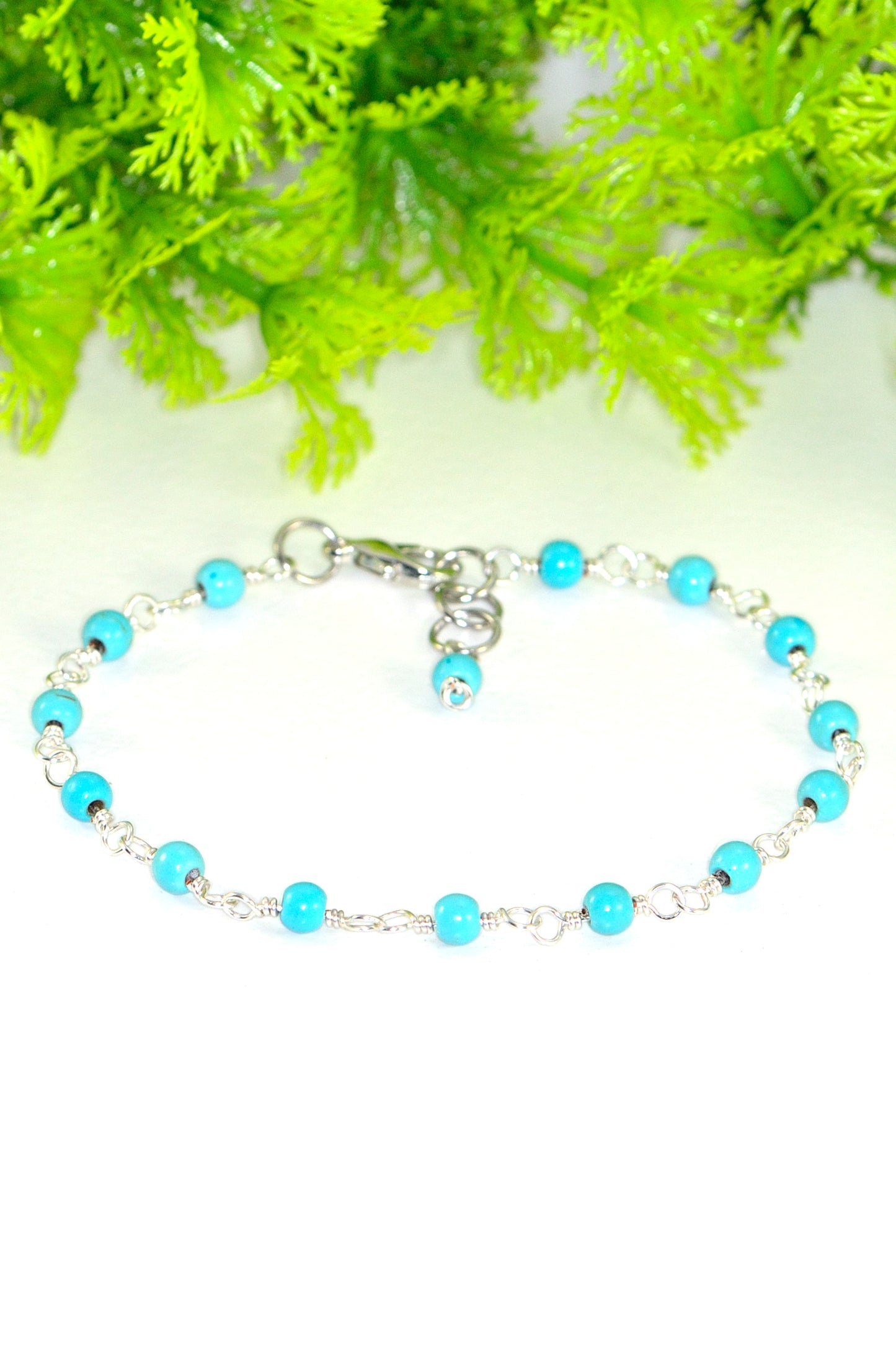 Close up of 4mm Turquoise Howlite Link Anklet.
