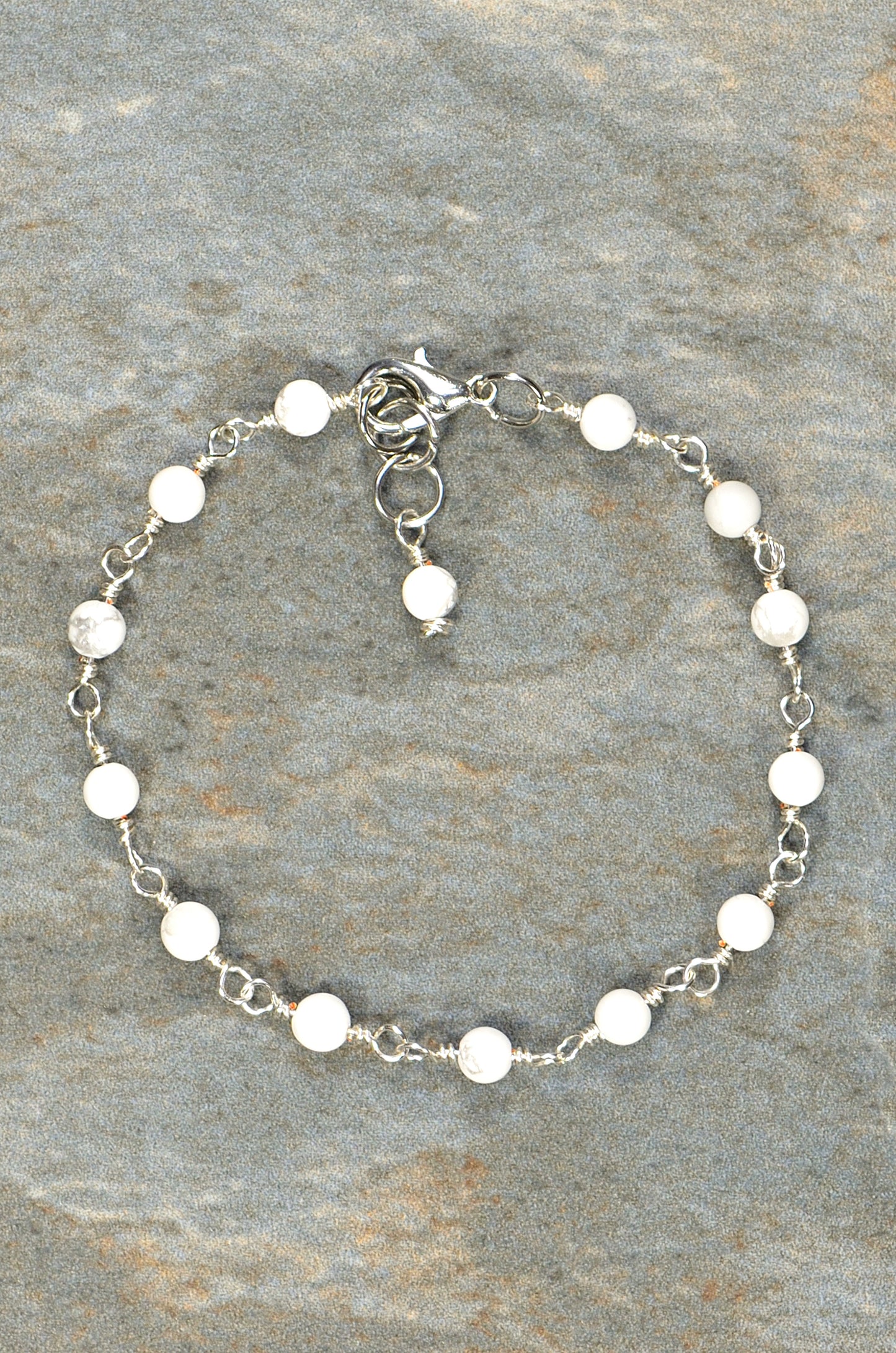 Top view of 4mm White Howlite Link Bracelet.