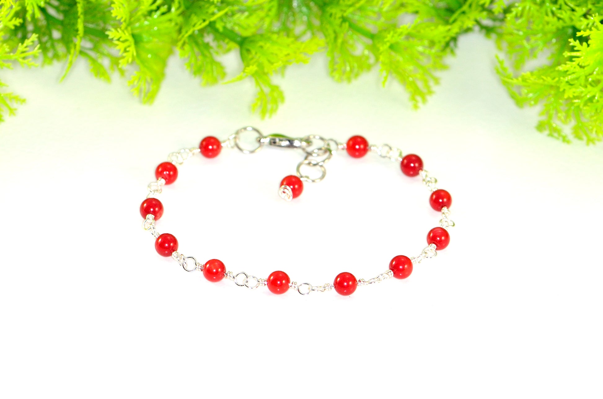 4mm Natural Red Dyed Coral Link Bracelet with clasp.