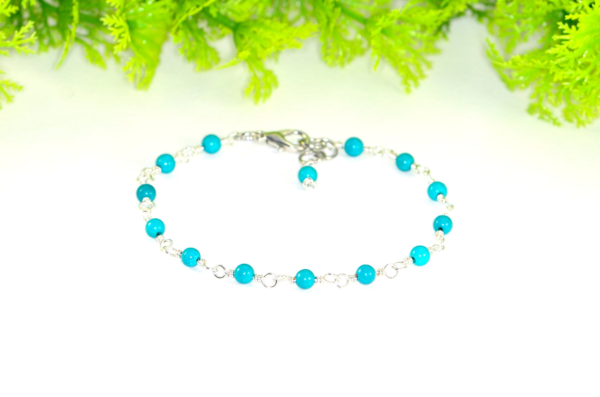 4mm Turquoise Beaded Link Bracelet with clasp.