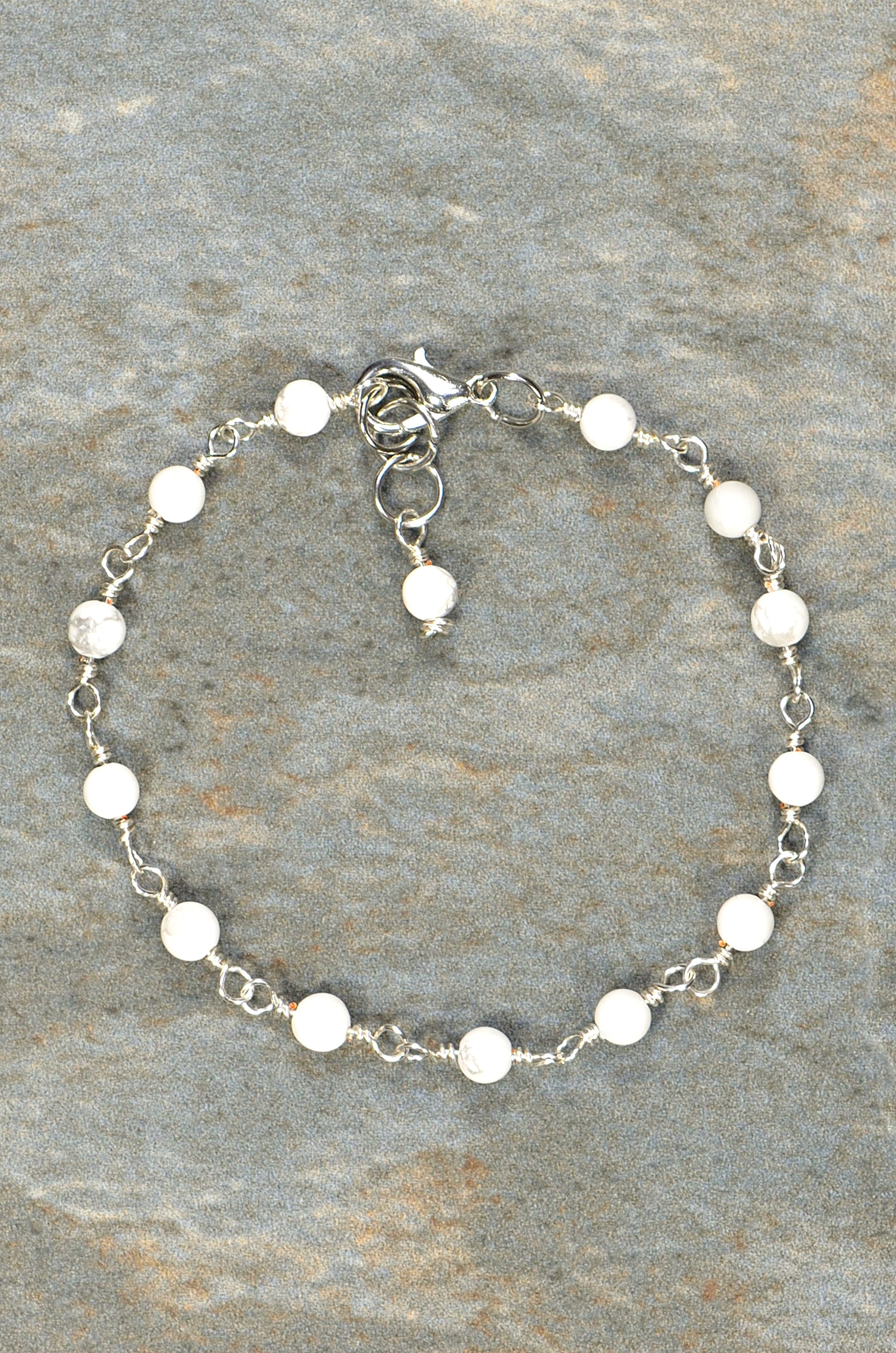 Top view of 4mm White Howlite Link Bracelet.