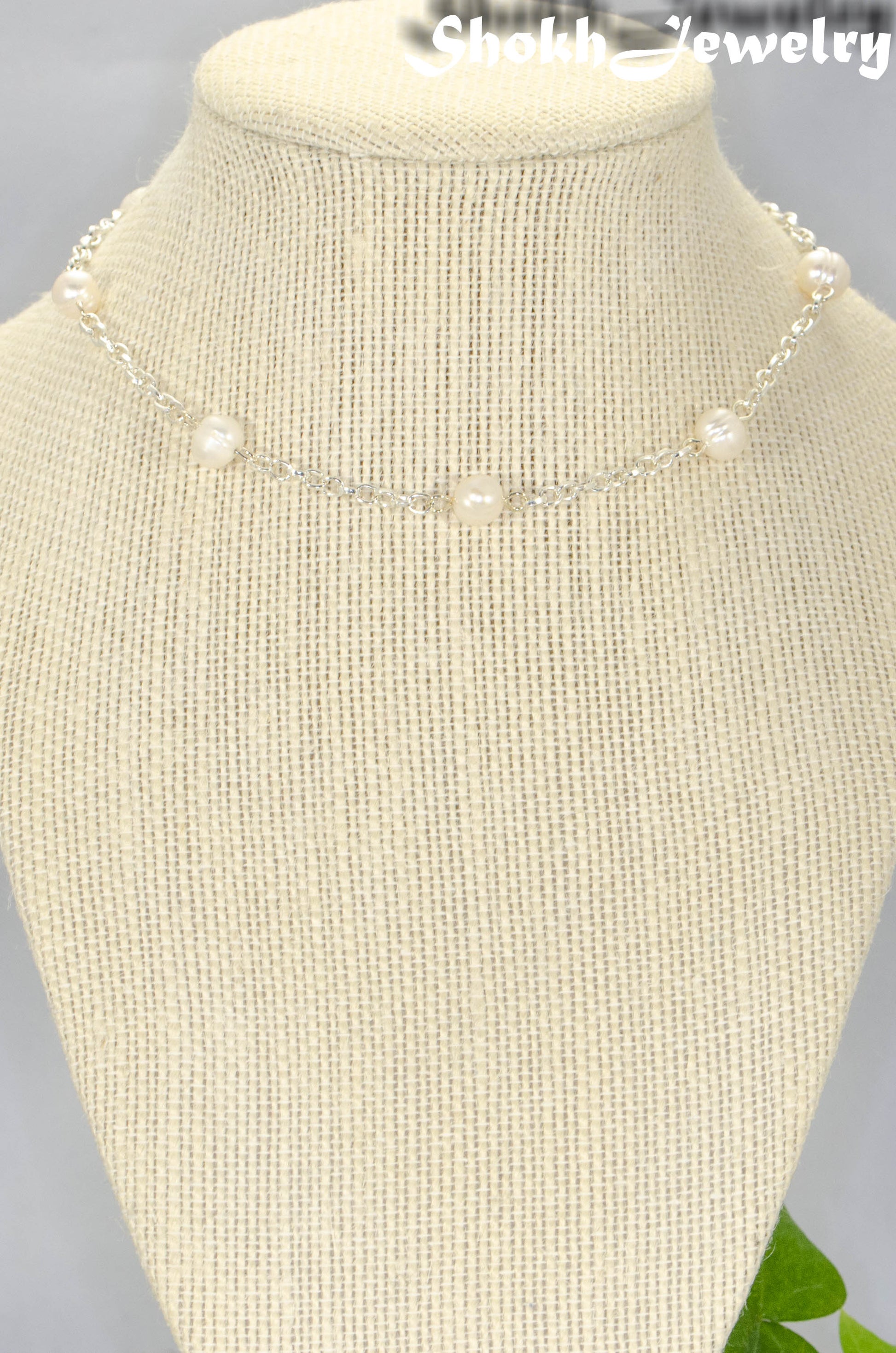 Freshwater Pearl and Dainty Chain Choker Necklace.