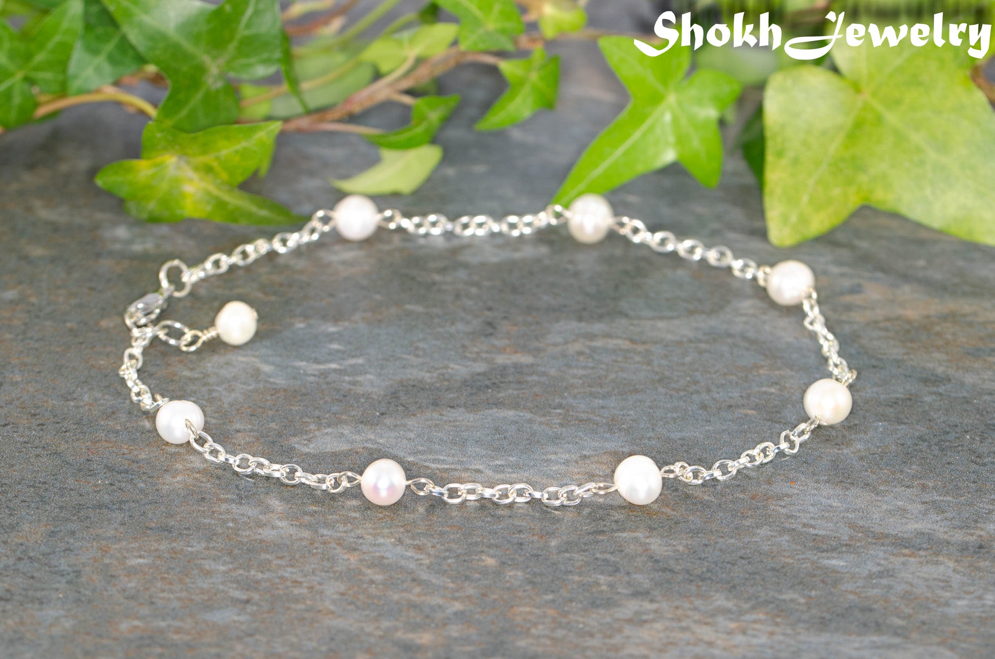 Freshwater Pearl and Dainty Chain Choker Necklace.