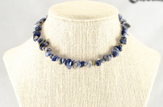 Natural Sodalite Crystal Chip Choker Necklace displayed on a bust.