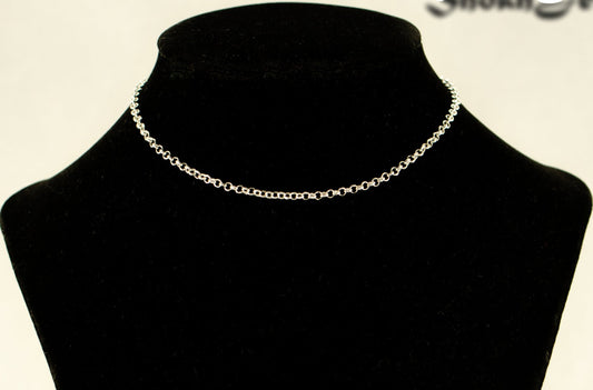 2.5mm Silver Plated Dainty Chain Choker Necklace displayed on a bust.
